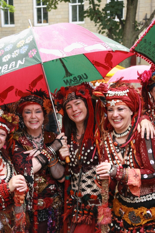 Photos of Tribal Belly Dance at the Glossop Victorian Fair in September 08__03