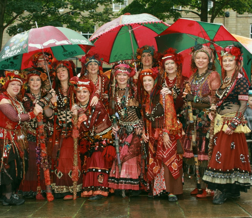 Photos of Tribal Belly Dance at the Glossop Victorian Fair in September 08__04